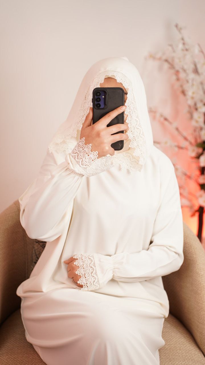 عباية واسعة مع فولار